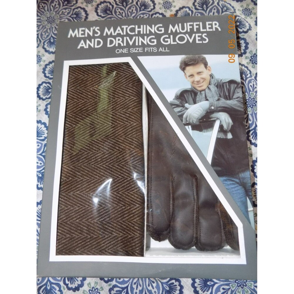 New Men s muffler and driving glove set